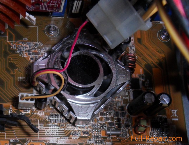 Malenky fan on the motherboard plate