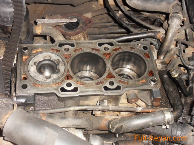 The cylinder block, cylinder head prepared for installation