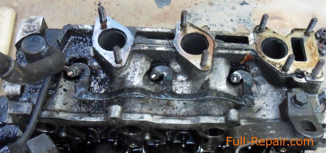 Glow plug supply bus Glow plug supply bus